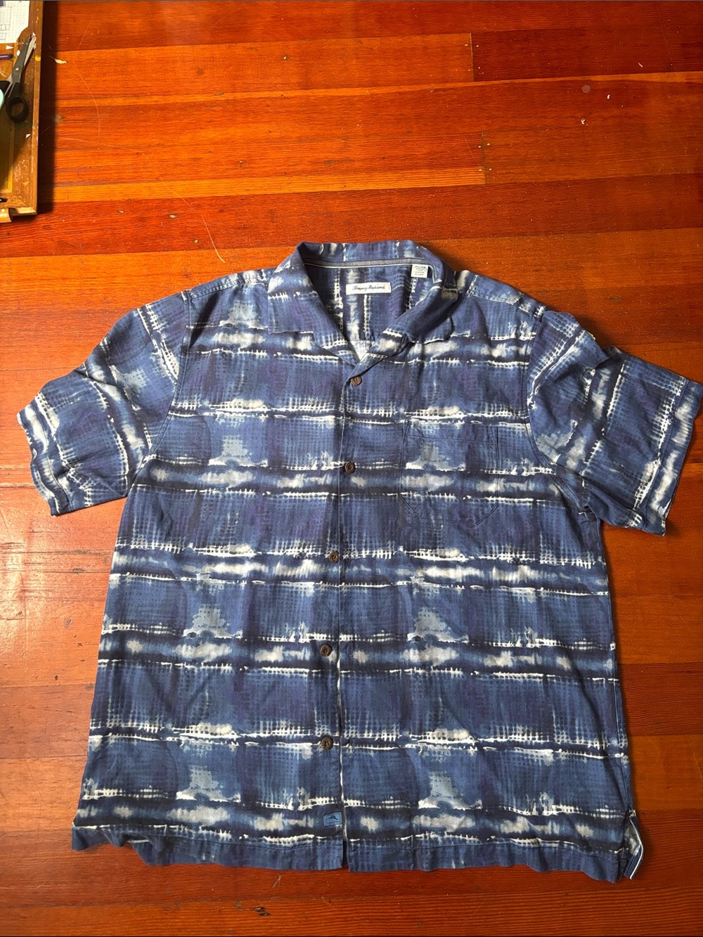 Tommy Bahama Blue Tie-Dye Short Sleeve Button-Down Shirt